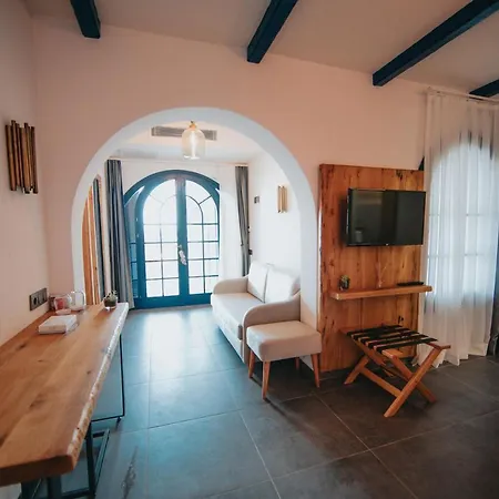 Bueyuekada Loc'ada Hotel *