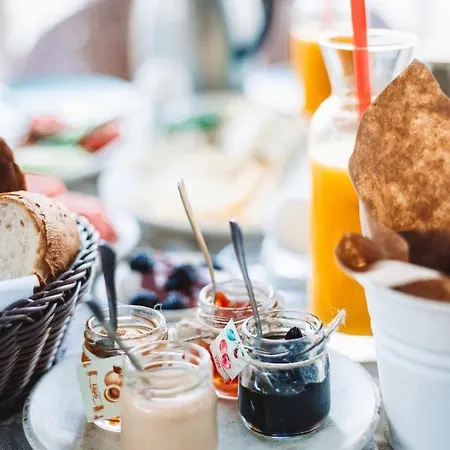 Bueyuekada Loc'ada 호텔 아달라르