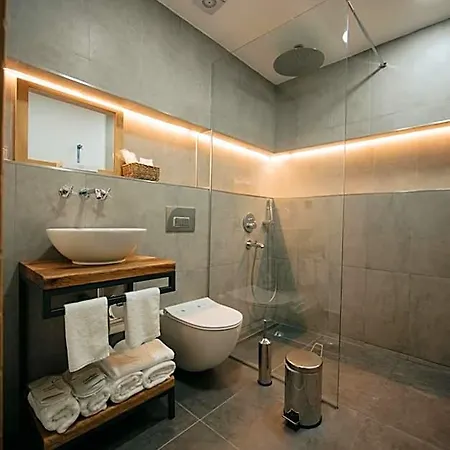 Bueyuekada Loc'ada * Adalar