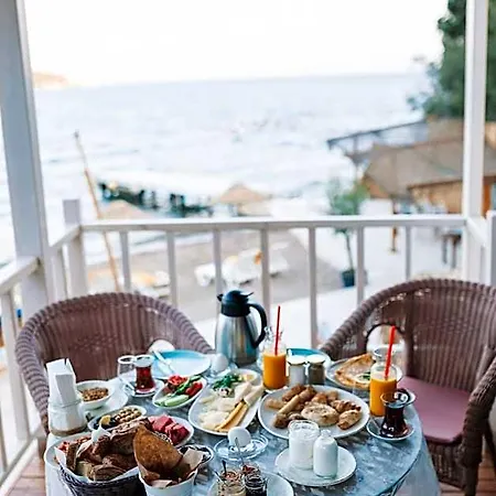 Bueyuekada Loc'ada Hotel *