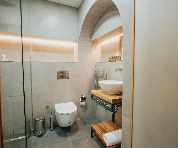 Bueyuekada Loc'ada * Adalar